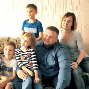 Стартовала акция «Помоги собраться в школу»